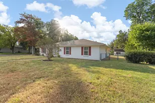 1227 Hilltop Dr, Cleburne, TX 76033 - Photo 35