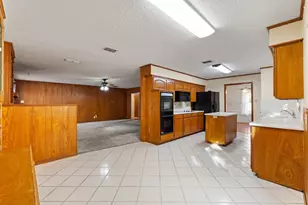 1227 Hilltop Dr, Cleburne, TX 76033 - Photo 15