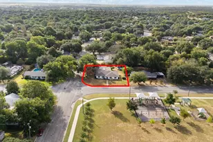 1227 Hilltop Dr, Cleburne, TX 76033 - Photo 31