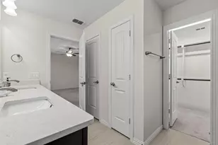 9919 Bates St, Irving, TX 75063 - Photo 25