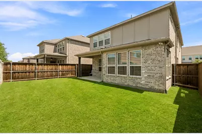 9919 Bates Street, Irving, TX 75063 - Photo 31
