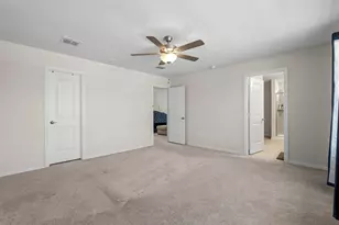 9919 Bates St, Irving, TX 75063 - Photo 23