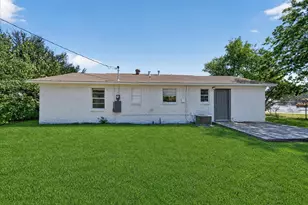 2335 Loyce Dr, Mesquite, TX 75149 - Photo 11