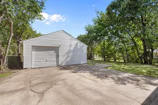 5908 Locke Ave, Fort Worth, TX 76107 - Photo 19