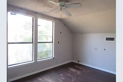 907 E Texas Avenue, Mart, TX 76664 - Photo 13