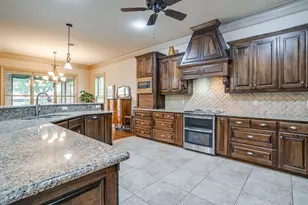 7101 Westover Dr, Granbury, TX 76049 - Photo 17