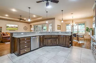 7101 Westover Dr, Granbury, TX 76049 - Photo 15