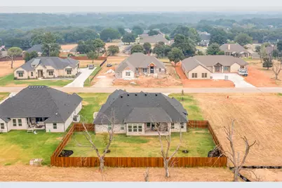 2172 Middlewood Circle, Granbury, TX 76049 - Photo 39