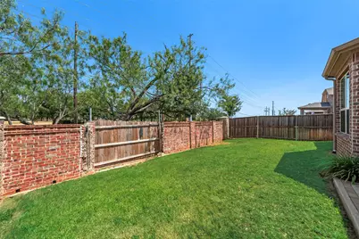 1919 Livingston Road, Irving, TX 75062 - Photo 19