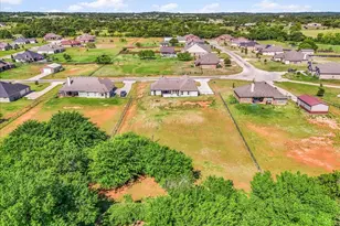 250 Odell Rd, Springtown, TX 76082 - Photo 37