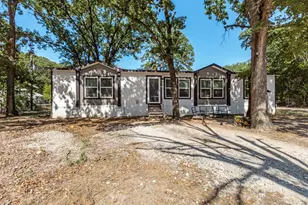 9776 Navajo Ln, Quinlan, TX 75474 - Photo 1