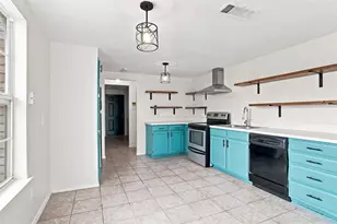 1001 Flower Dr, Arlington, TX 76017 - Photo 9