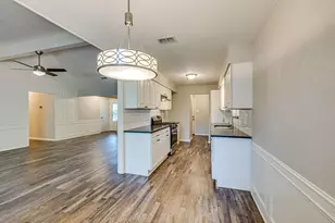 2101 Warwick Dr, Arlington, TX 76015 - Photo 9
