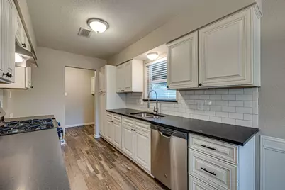 2101 Warwick Drive, Arlington, TX 76015 - Photo 15