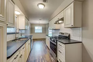2101 Warwick Dr, Arlington, TX 76015 - Photo 11