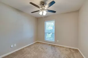2101 Warwick Dr, Arlington, TX 76015 - Photo 21