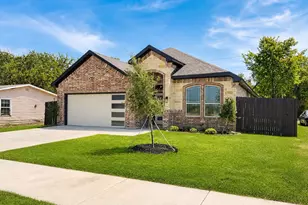5408 David Strickland Rd, Fort Worth, TX 76119 - Photo 3