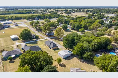 301 S Porch Street, Tioga, TX 76271 - Photo 25