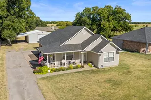 301 S Porch St, Tioga, TX 76271 - Photo 23