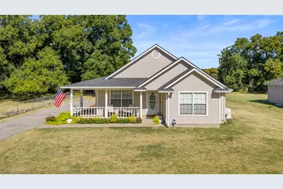 301 S Porch Street, Tioga, TX 76271 - Photo 1