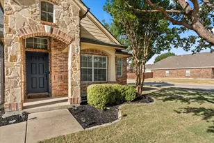 2037 Michelle Creek Dr, Little Elm, TX 75068 - Photo 3