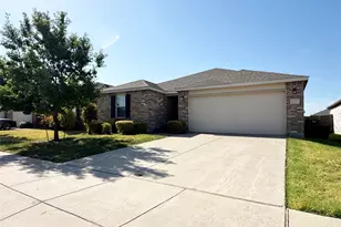 3020 Manuel Creek Dr, Little Elm, TX 75068 - Photo 3
