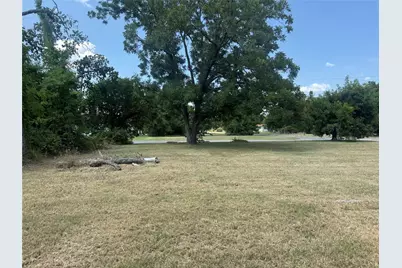 907 Buck Street, Gainesville, TX 76240 - Photo 17