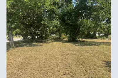 907 Buck Street, Gainesville, TX 76240 - Photo 7