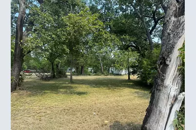 907 Buck Street, Gainesville, TX 76240 - Photo 11