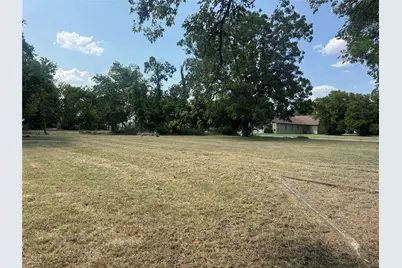 907 Buck Street, Gainesville, TX 76240 - Photo 19