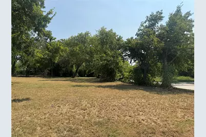907 Buck Street, Gainesville, TX 76240 - Photo 5