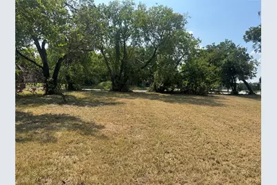 907 Buck Street, Gainesville, TX 76240 - Photo 15
