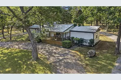 228 Oklahoma Avenue, Pottsboro, TX 75076 - Photo 1