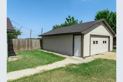 141 Swan, Waco, TX 76708 - Photo 3