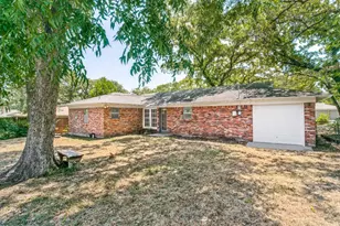 612 Forest Ln, Hurst, TX 76053 - Photo 23