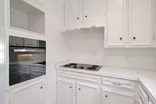 612 Forest Ln, Hurst, TX 76053 - Photo 13