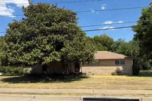 1620 N Houston School Rd, Lancaster, TX 75134 - Photo 7