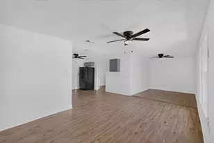 5586 Pinson St, Fort Worth, TX 76119 - Photo 7