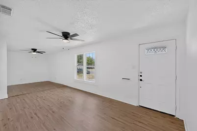 5586 Pinson Street, Fort Worth, TX 76119 - Photo 13