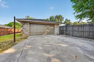 1004 Rosewood Dr, DeSoto, TX 75115 - Photo 29