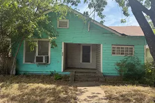 700 S Winnetka Ave, Dallas, TX 75208 - Photo 1