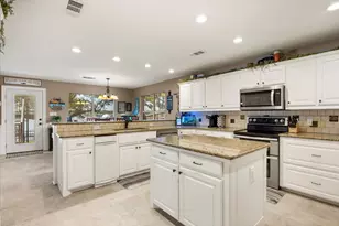 109 Casas Del Sur St, Granbury, TX 76049 - Photo 13