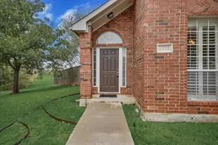 1372 Mae Dr, Carrollton, TX 75007 - Photo 5