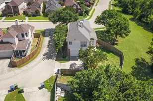 1372 Mae Dr, Carrollton, TX 75007 - Photo 3