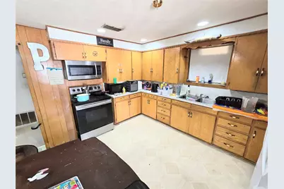 309 Decatur Street, Bowie, TX 76230 - Photo 5