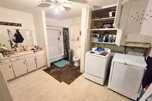 309 Decatur St, Bowie, TX 76230 - Photo 9