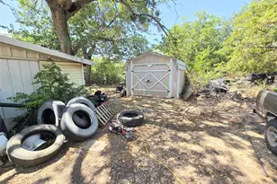 309 Decatur St, Bowie, TX 76230 - Photo 13