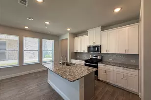 588 Hutchinson Ln, Lewisville, TX 75077 - Photo 3