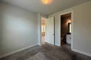 588 Hutchinson Ln, Lewisville, TX 75077 - Photo 9
