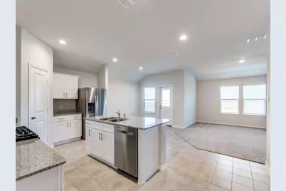 548 Bronze Circle W, Springtown, TX 76082 - Photo 3